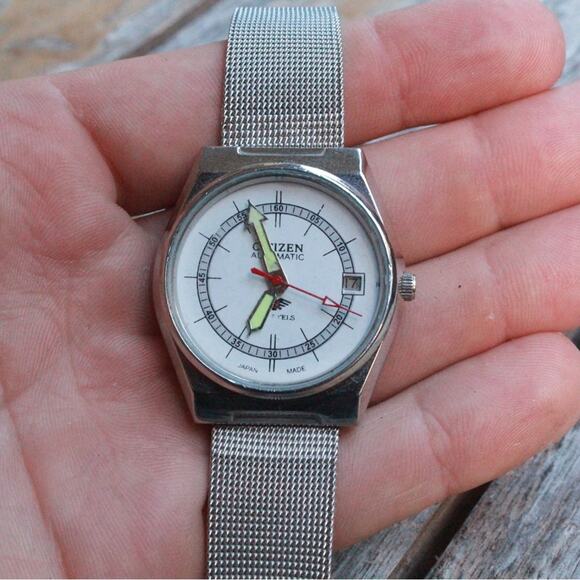 Vintage 1972 Citizen Automatic Mens Silver Watch W/daydate & White accents - Picture 4 of 12